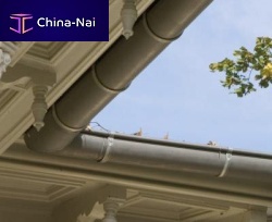 Semicircular roof gutter