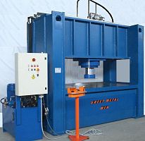 Hydraulic press straighteningverticalfor sheet metal