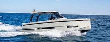 Inboard express cruiser D32 twin-engineopencenter console