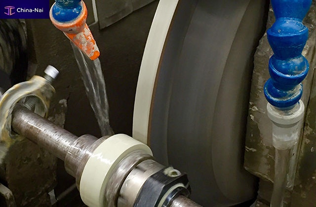 											Cylindrical grinding metalceramic