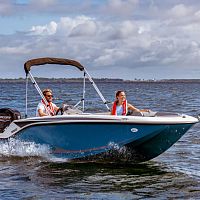 Outboard deck boat M15side consoleskisport