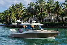 Outboard express cruiser CALYPSO 32twin-engineopenhard-top