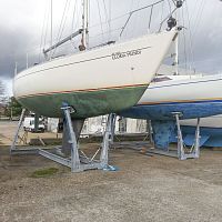 Boat cradle T-formfor motor boatsadjustabletransportable