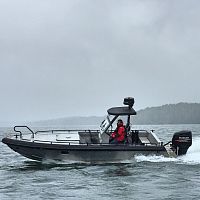 Outboard center console boat 75hydro-jetsterndrivediesel