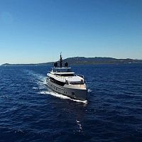 Cruising super-yacht M/Y TREMENDAflybridge5-cabin10-berth