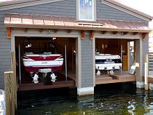 Boat technical shelter