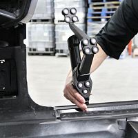 Manually-controlled coordinate measuring machine HandyPROBEportablearm-freeworkshop