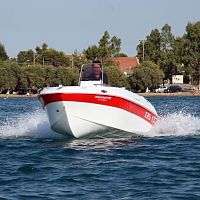 Outboard center console boat 135ccsport-fishingsea4-person max.