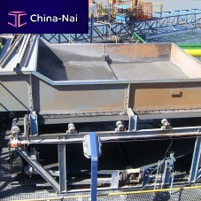 Linear vibrating screener for bulk materialsdewatering