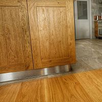 Wall-mounted paneling built-infor ceilingoak