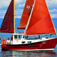 Cruising sailboat FISHER 25with enclosed cockpit