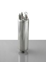 Carbonated beverage production carbonator