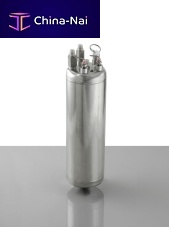Carbonated beverage production carbonator