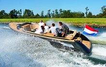 Inboard center console boat HUDSON 26with cabintraditionalsundeck