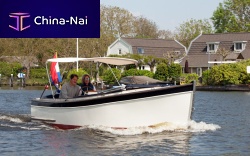Inboard center console boat CAB 19 sundeckteak deck