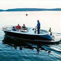Inboard center console boat Riviera 24dieselhybrid6-person max.