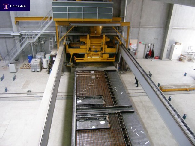 Concrete spreader Concrete spreader