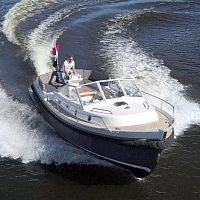 Inboard cabin cruiser Intercruiser 27opencenter consolecanal
