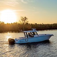 Outboard express cruiser R360twin-enginetriple-engineopen