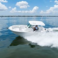 Outboard center console boat 28CCtwin-engine12-person max.sundeck