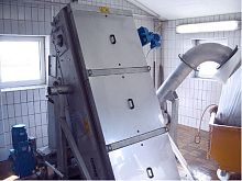 Wastewater treatment sieving machine EscaMax®stationaryfor liquidsperforated sheet metal