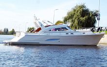 Inboard express cruiser REEVES 36twin-enginehard-topfiberglass