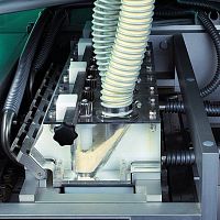 Continuous dosing feeder intermittent-motionfor packaging machinesfor pharmaceutical products