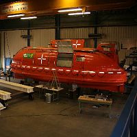 Hyperbaric lifeboat for ships