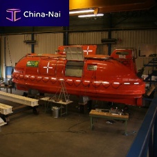 Hyperbaric lifeboat for ships