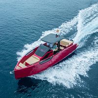 Outboard express cruiser M11 twin-engineopencenter console