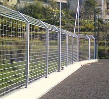Wire mesh fencing ATHENA 2 ENfor sports fieldsgalvanised steelpainted steel