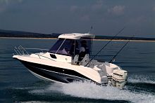 Outboard day fishing boat 550 PILOTHOUSEwheelhouse4-person max.with cabin