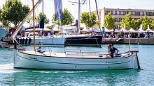 Cruising sailboat M7electric drive