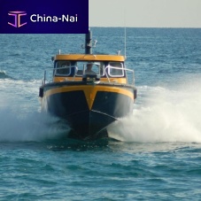 Inboard center console boat M 900with enclosed cockpitaluminum18-person max.