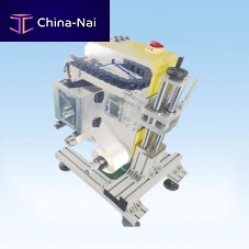 Automatic labeling machine