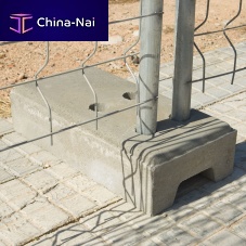 Concrete shuttering block TOSSUTfor PV applicationsfor fencing