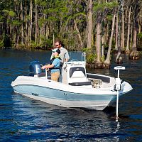 Outboard deck boat 186CCskisport-fishing7-person max.