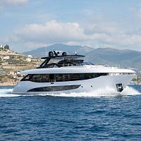 Cruising super-yacht 120flybridge5-cabincomposite