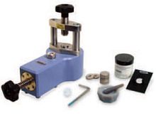 Laboratory pellet press