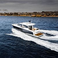 Inboard express cruiser 420S twin-enginehard-topcruising