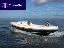 Inboard center console boat 650 6-person max.with cabintwin-berth