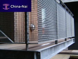 Expanded metal sheet RAISEDsteelfor railingwith diamond-shaped perforations