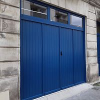 Swing garage door BARRES ET CHARPESfirexotic woodmanual