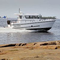 Inboard express cruiser 33twin-enginehard-top2-cabin