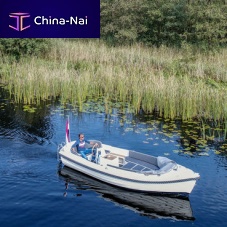 Inboard small boat 17opencenter console6-person max.