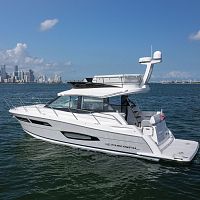 Inboard express cruiser 38 FLYtwin-engineflybridgewith cabin