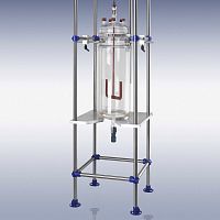 Stirred-tank reactor laboratorywith accurate temperature control