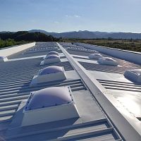Polycarbonate dome skylight STANDARDacryliccurvedfor sloped roofs