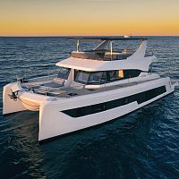 Catamaran express cruiser 56MYinboarddieseltwin-engine