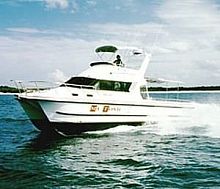 Catamaran express cruiser 3500outboardtwin-engineflybridge